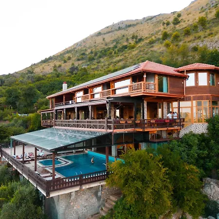 Wooden House 3*