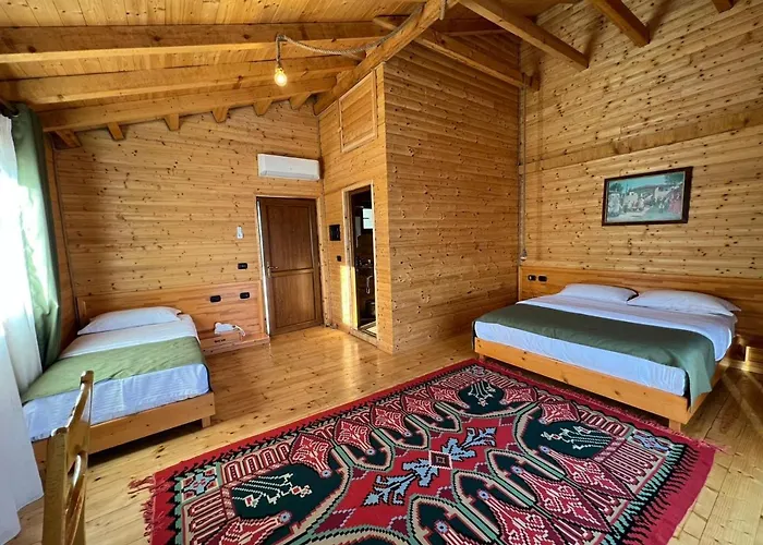 Szálloda Wooden House Canaj