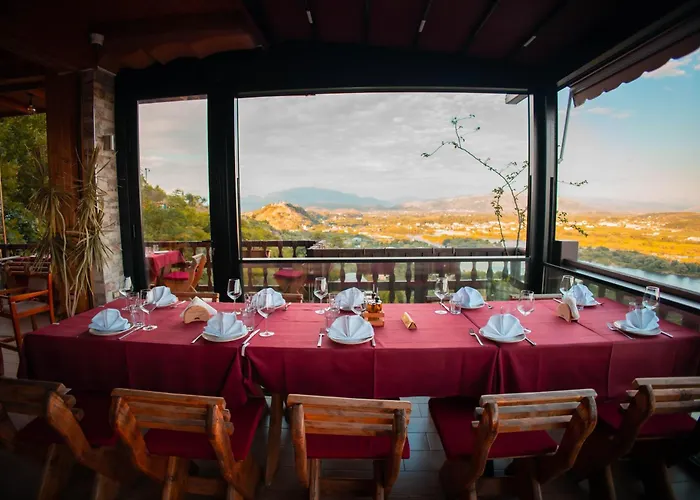 Hotel Wooden House 3*